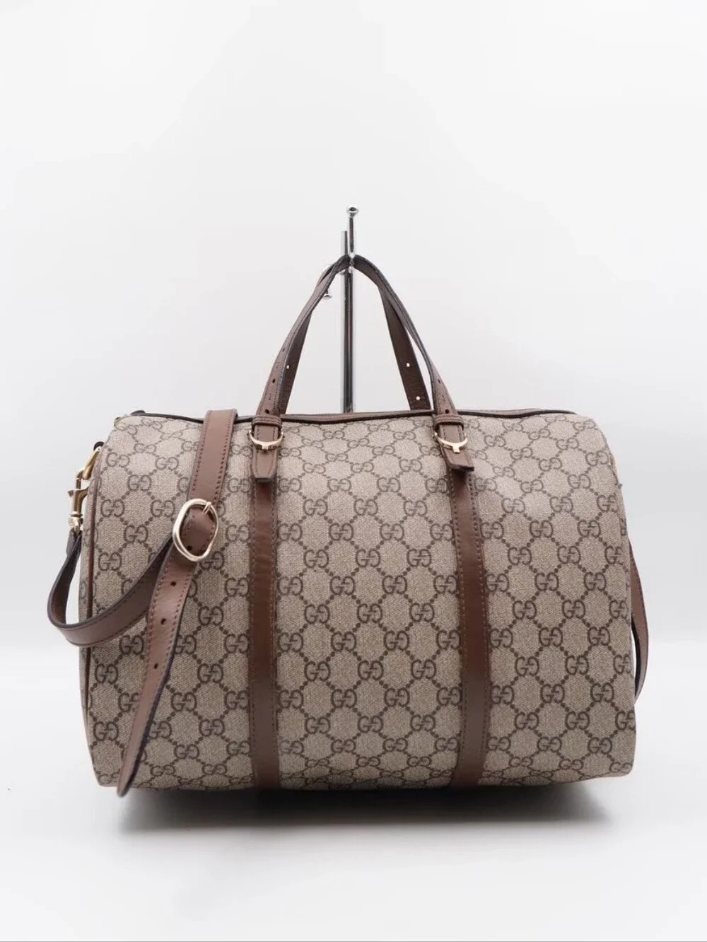 CK35 💟 GUCCI GG Supreme Monogram Nice Boston